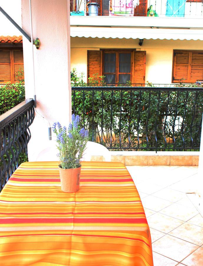 Souzana Rooms Nea Plagia Bagian luar foto