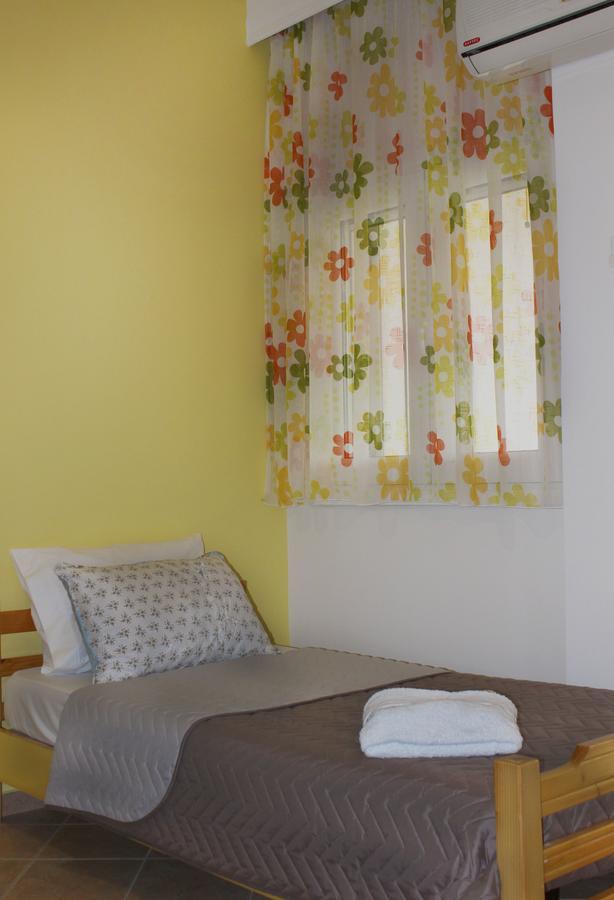 Souzana Rooms Nea Plagia Bagian luar foto