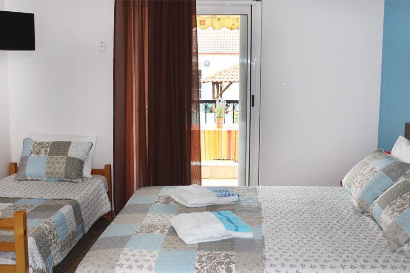 Souzana Rooms Nea Plagia Bagian luar foto
